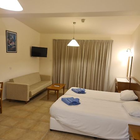 Nissiana Hotel & Bungalows ไอยานาปา ภายนอก รูปภาพ