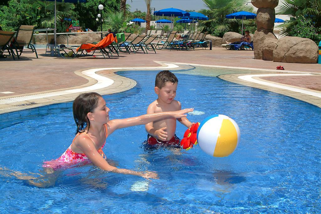 Nissiana Hotel & Bungalows ไอยานาปา ภายนอก รูปภาพ