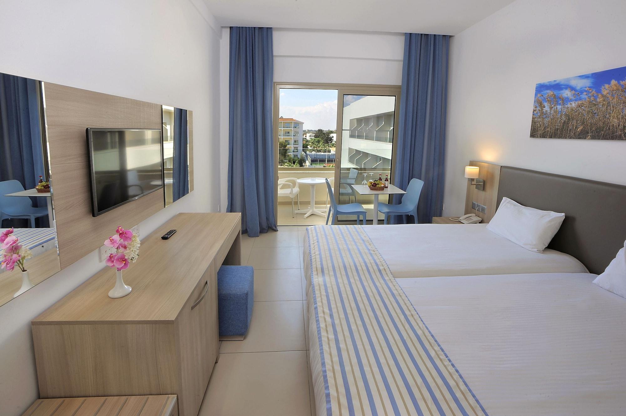 Nissiana Hotel & Bungalows ไอยานาปา ภายนอก รูปภาพ