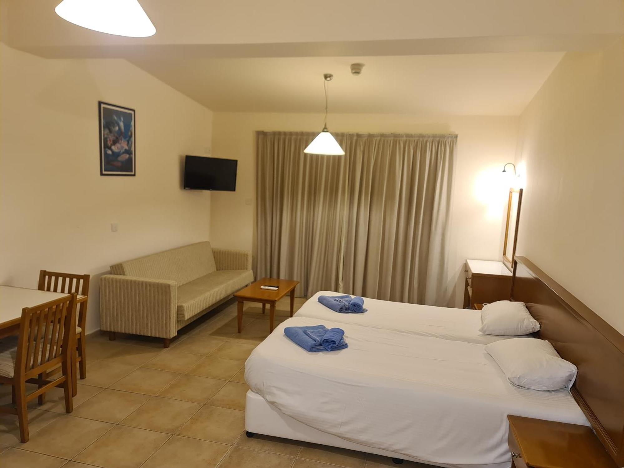 Nissiana Hotel & Bungalows ไอยานาปา ภายนอก รูปภาพ