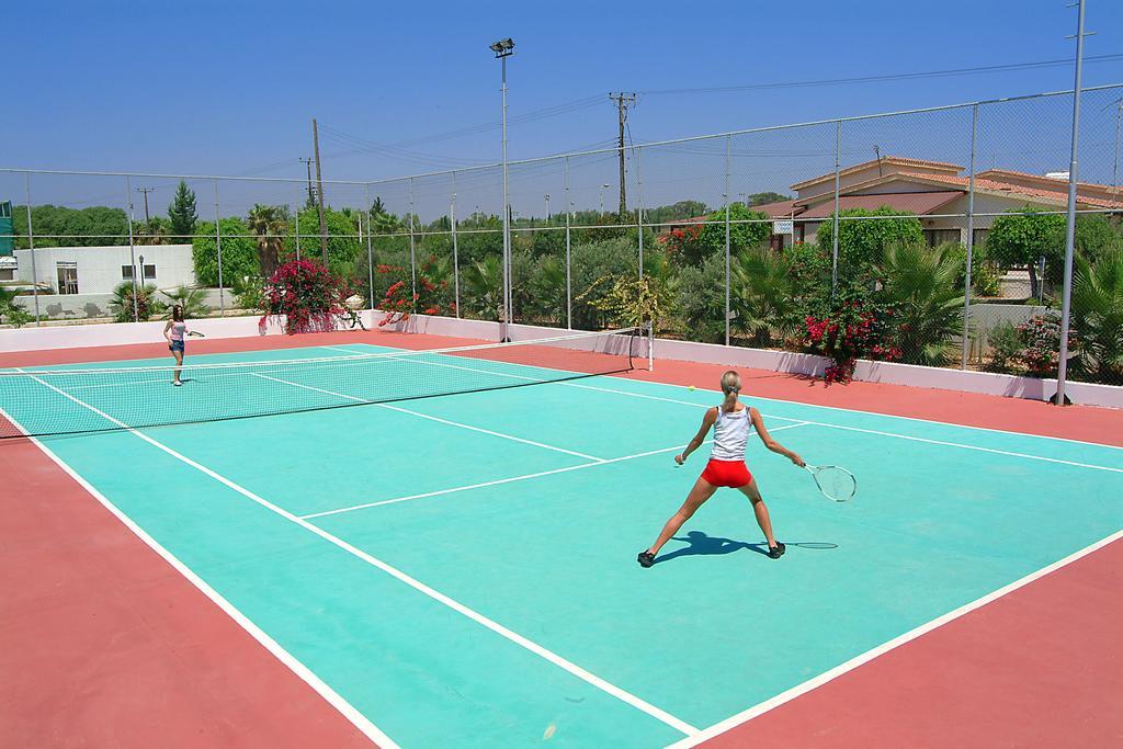 Nissiana Hotel & Bungalows ไอยานาปา ภายนอก รูปภาพ