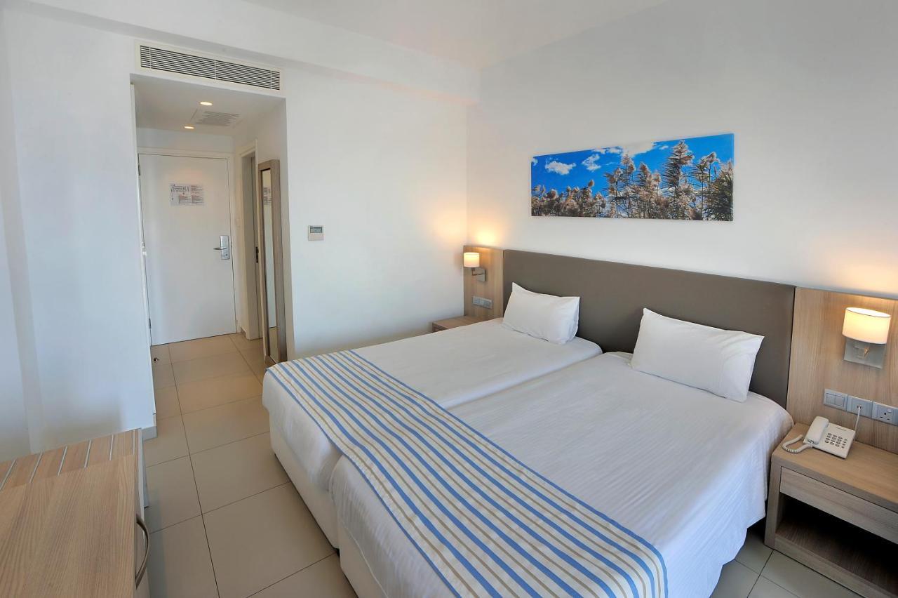 Nissiana Hotel & Bungalows ไอยานาปา ภายนอก รูปภาพ